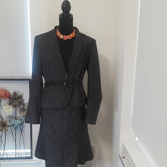 S. Oliver Jackets & Blazers - S. Oliver Black/White Skirt Suit - Medium(Size 38)